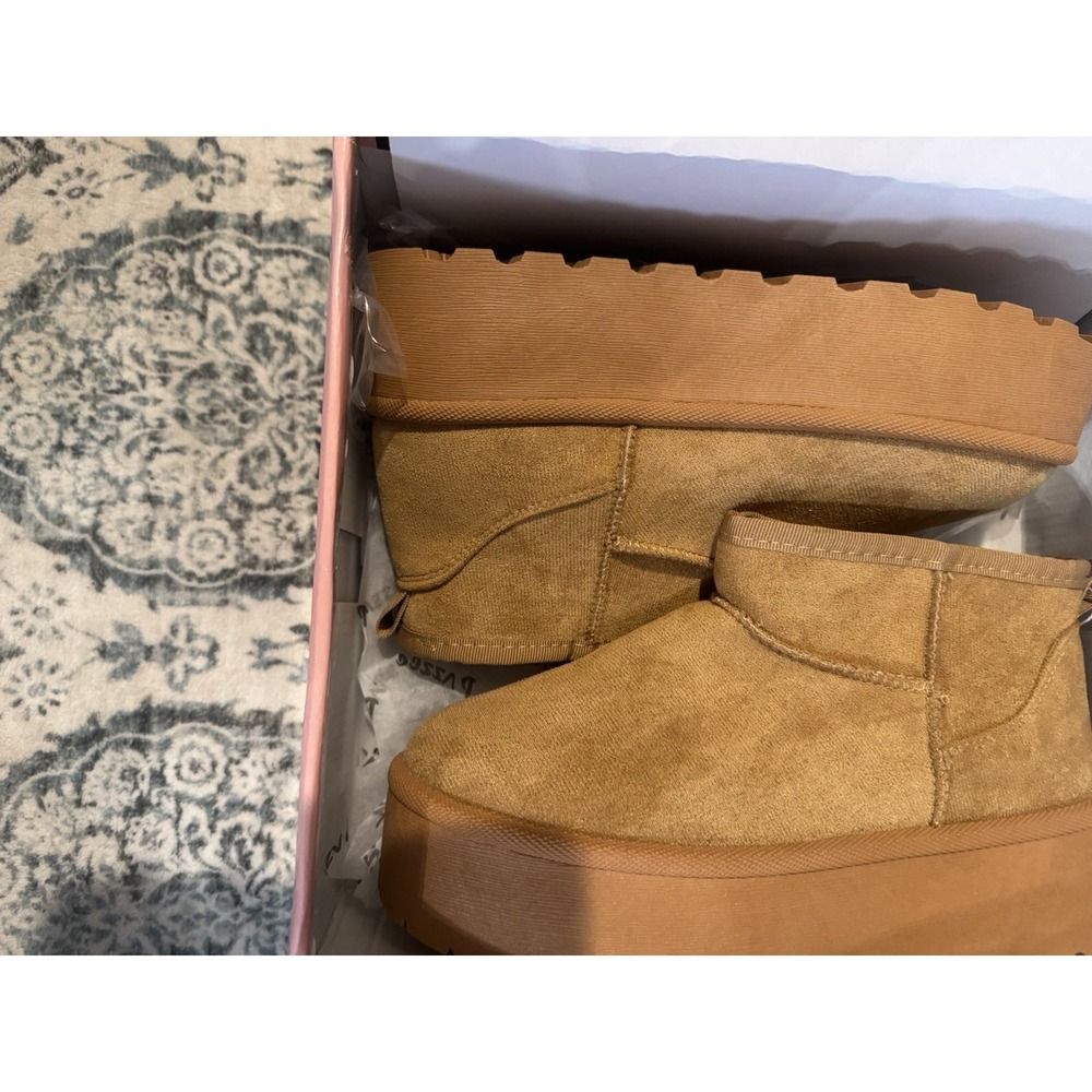 Pazzle Moon Boots Camel Size 6 Platform New In Box